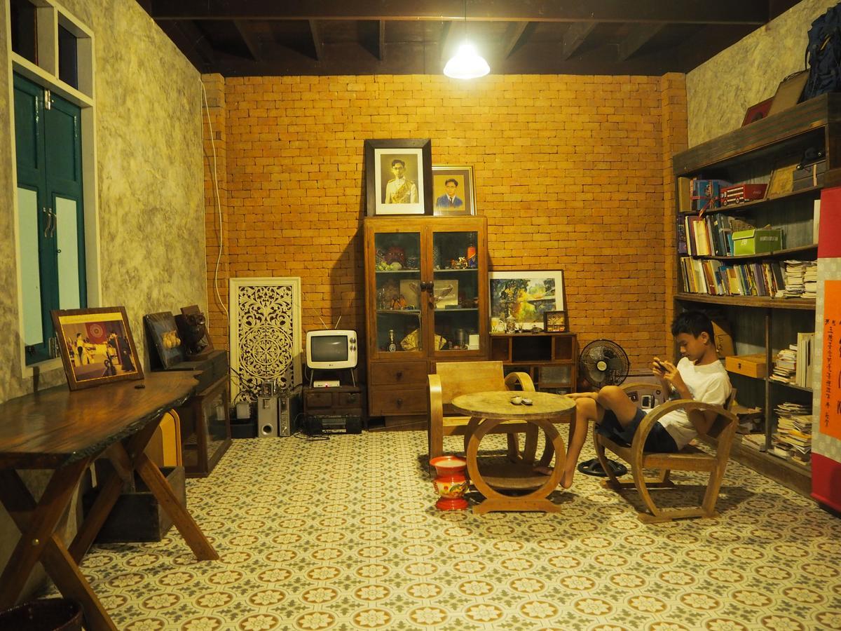 Hotel Baantantara Suan Phueng Esterno foto