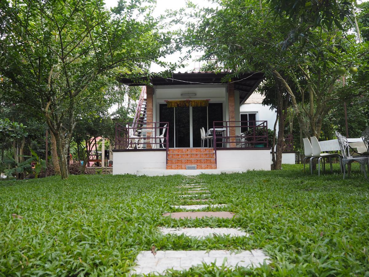 Hotel Baantantara Suan Phueng Esterno foto