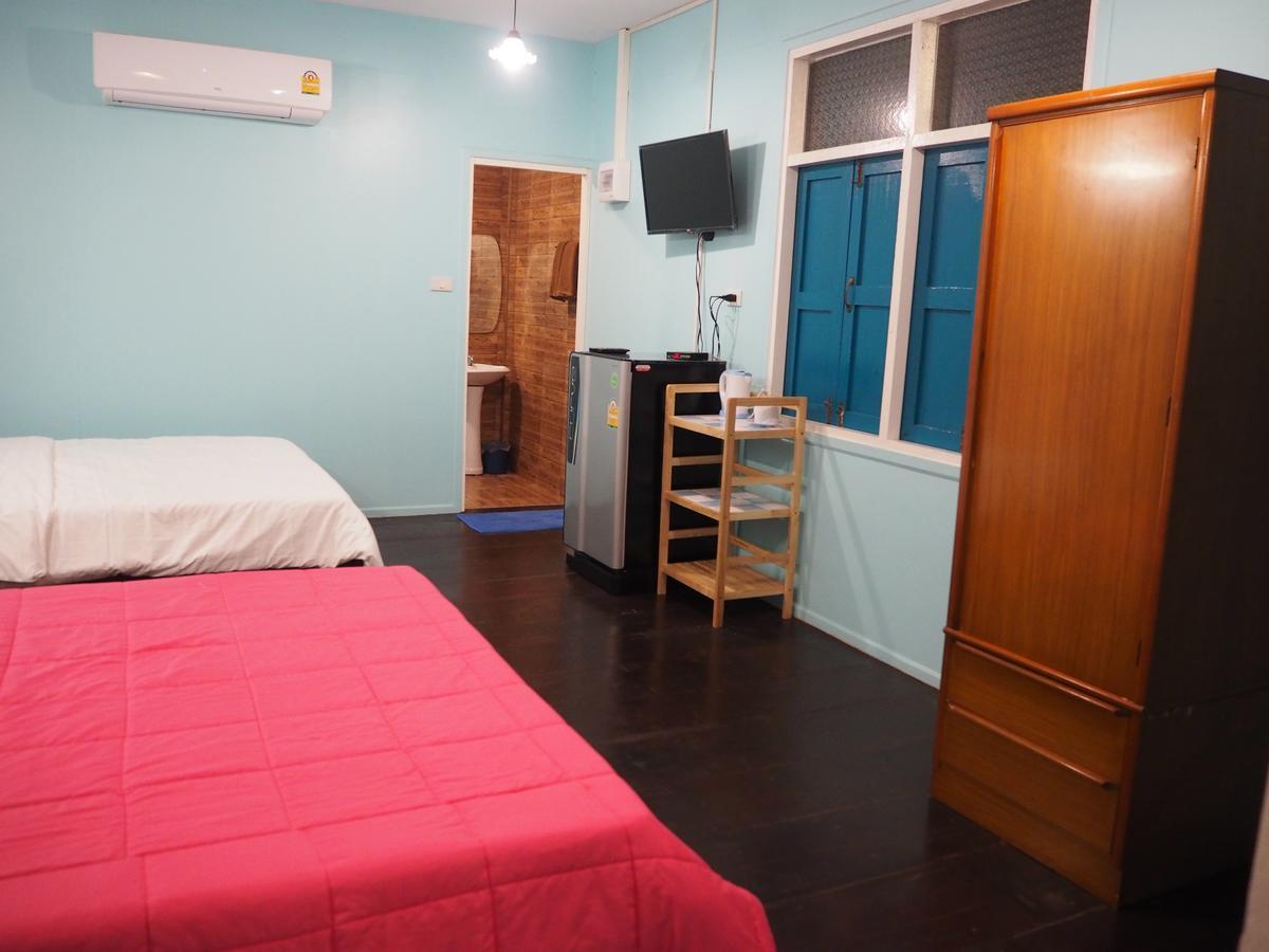 Hotel Baantantara Suan Phueng Esterno foto
