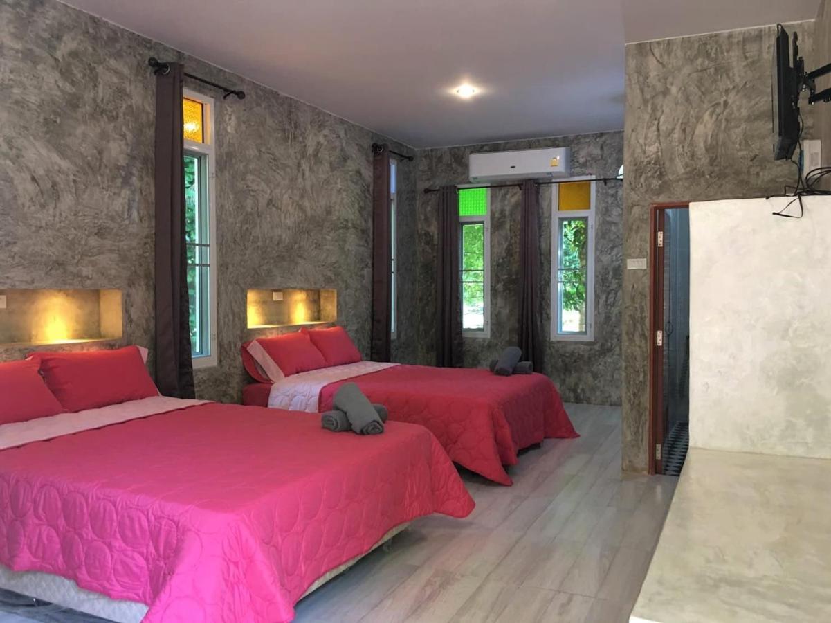 Hotel Baantantara Suan Phueng Esterno foto